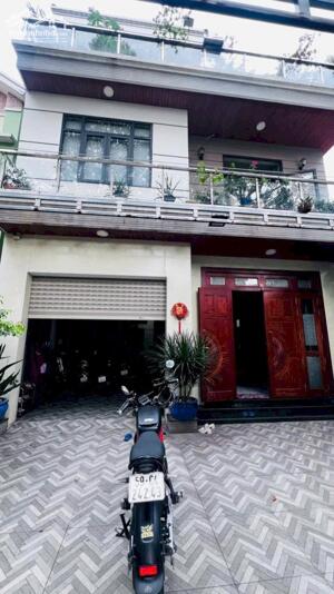 Nhà mặt tiền lê thị trung phú lợi bình dương ngang 9m