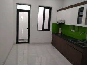 bán nhà phố thanh lân - quận hoàng mai : 42m - giá 6.3 tỷ - chỉ vài mét ra ô tô - ngõ rộng, thoáng
