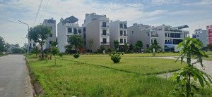 chính chủ bán lô big c bắc giang view vườn hoa lớn nhất 90m2 không vướng gì 8,25 tỷ có tl