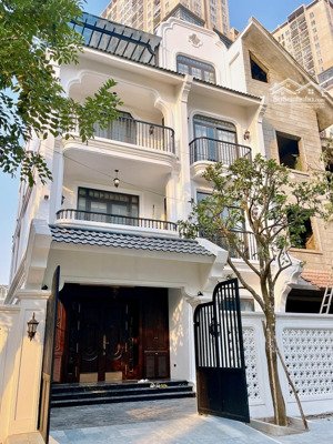 căn biệt thự song lập 208m2 hoàn thiện đẹp giá chỉ 180tr/m2 top 1 nhà đẹp!!!