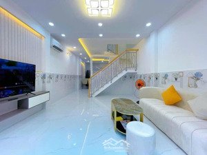 chính chủ bán gấp nhà 60m2, nguyễn biểu, phường 2, quận 5 cách mặt tiền 2 căn