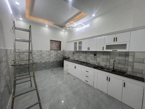 nhà mới vào ở ngay - đường bình đông - sát bên cầu chà và - quận 8 nhỉnh 4 tỷ