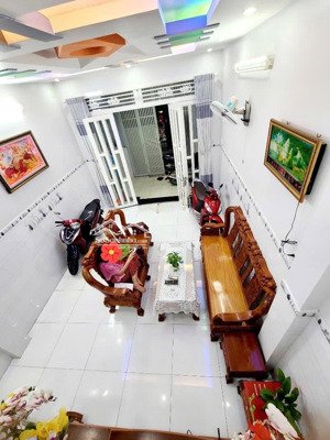 60m2 âu dương lân quận 8 - xe hơi ngủ trong nhà - kinh doanh sầm uất