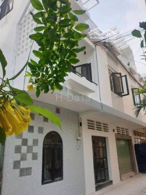 cho thuê nhà hxh lê quang định p11,bt, 4x16m,2 lầu,5pn3wc,20tr