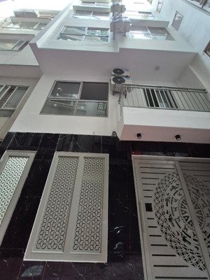 xuân đỉnh - 44m2 x 7 tầng - thang máy - cách mặt đường xuân đỉnh 35m - vừa ở vừa cho thuê hợp lí.