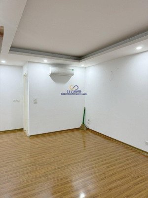 cho thuê 2 ngủ chung cư udic 122 vĩnh tuy rộng 68m2 vào ở luôn lh 