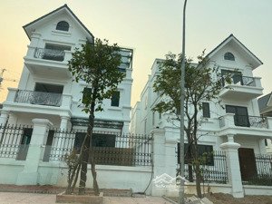 chính chủ cần bán căn bt 300m2, bao gồm cả nhà thô, kim hoa - mê linh - hn, lh 