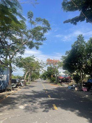 siêu phẩm lô 100m2 mặt tiền đường vũ thạnh - giá tốt đầu tư - an cư lý tưởng