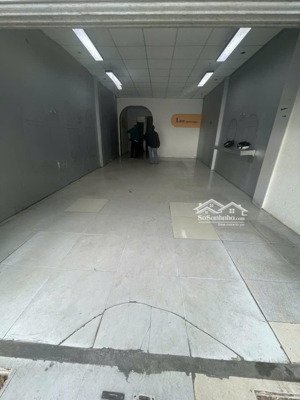 bán lô đất tặng nhà c4 đường lê thạch (đường 7m5) cạnh cổng bến xe giá 4ty8 lh 