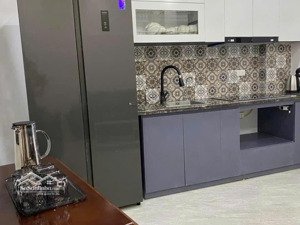 cho thuê nhà 35 m*6 tầng, full đồ ngõ 127 văn cao, ba đình, hn, giá 16 triệu.