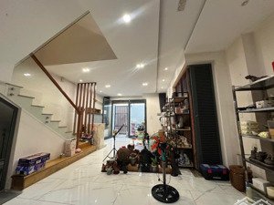 bán nhà như biệt thự nguyễn quý yêm 90m2 - 6.8x15m - trệt, 2 lầu, st - hẻm 8m