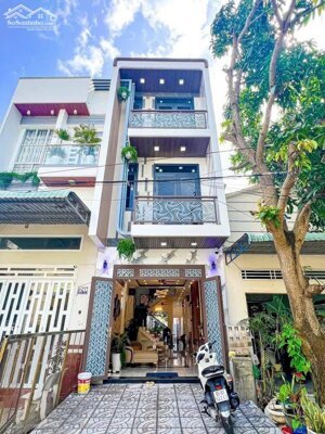 Nhà 1 trệt 2 lầu hiện đại đường Trần Văn Long KDC Thới Nhựt 2