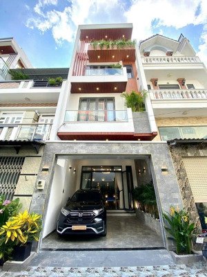 cực phẩm siêu hot, hẻm tải 68/8c hoàng việt , p4 q.tb