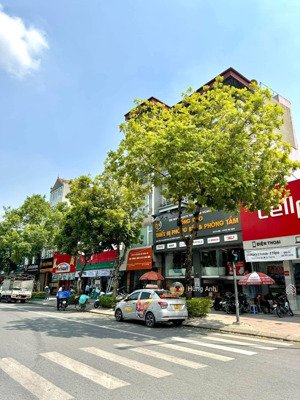 bán gấp giảm 2 tỷ, đẹp nhất thị trường mặt phố ngô gia tự, 2 mặt tiền, 6 tầng, khuôn tiền 1x tỷ