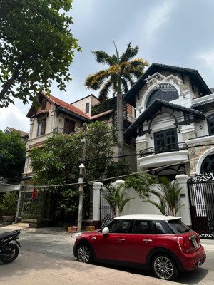 bán thiệt thự nội bộ nguyễn trọng tuyển, p1, tb. dt: 90m2(7,5x15m) - 3 tầng chỉ 22 tỷ tl