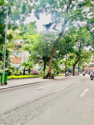 dân xây - ngõ thẳng gần phố - lô góc - mặt tiền rộng - chỉ 3,8 tỷ có hộ khẩu hai bà trưng