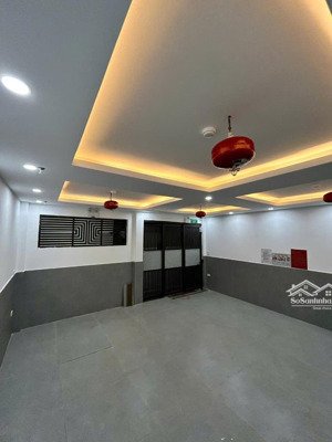 bán tòa ccmn láng hạ, 2 thoáng, 95m2*8t, 28phòng kk - mặt tiền khủng -dòng tiền 140tr/ th