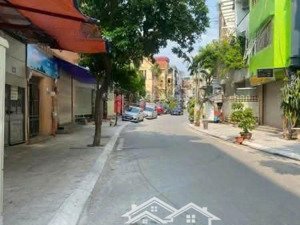 chính chủ bán chung cư 32m2 giá cực tốt tại lạc long quân, phường xuân la, quận tây hồ, hà nội.