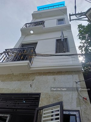 55m2 x 4.5 tầng ,tháng máy ,view trung tâm thương mại vincom tây mỗ,giá chỉ 7 tỷ,lh 