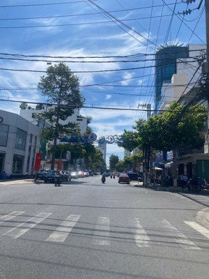 bán nhà 3 tầng, góc đường yersin, nha trang, khánh hòa