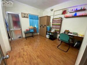 Cho thuê căn hộ Tập thể tầng 5 Thái Thịnh, 65m2, 2 ngủ, 8 Triệu Full đồ vào ngay