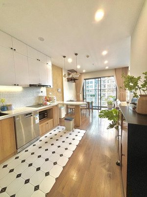 chủ nhà cần bán nhanh căn 2pn, 64m2,tầng trung full đồ đẹp, tại khu imperia smart city, giá 4tỷ