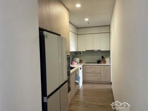 cần bán gấp căn 3n 2vs golden palace 99 mễ trì, 128m2, full nt, tầng trung view đẹp. 