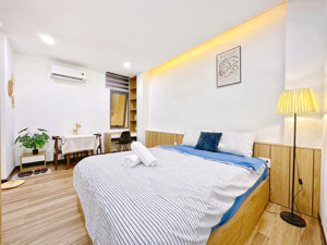 studio thoáng mát, full nội thất, thang máy, hầm xe. ngay quận 1, thủ thiêm, thuận tiện di chuyển