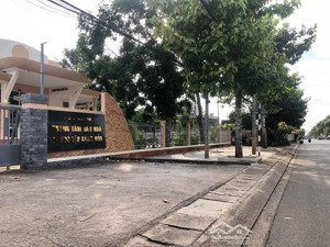 bán lô đất đẹp thuộc suối nghệ, châu đức. 121 x 40m. sổ riêng sẵn 300m2 thổ cư. đường bê tông