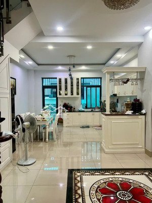 bán nhà mặt phố tại khu đô thị lakeview city, 24 tỷ, 106 m2, 5pn, 5wc, full nội thất rất đẹp!