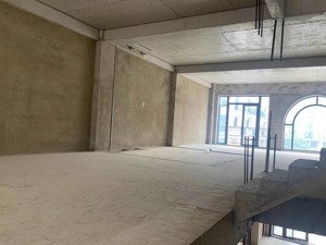 nhà thô sổ hồng giá tốt - vị trí đẹp 7x20m- hầm + 4 lầu kế trung tâm thương mại vạn phúc city