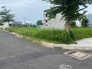 hàng ngộ bán nhanh lô 100m2 , sổ sẵn, công chứng ngay, lh 