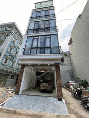 bán nhà cự khối,căn góc 2 mặt thoáng 51m2 x 5 tầng x 4,5m mặt tiền,ngõ thông ô tô tránh,kinh doanh