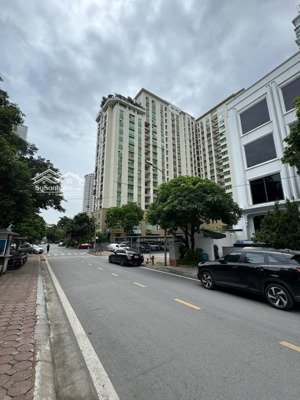 bán biệt thự dịch vọng, ô tô 4 làn chạy, view cv cầu giấy