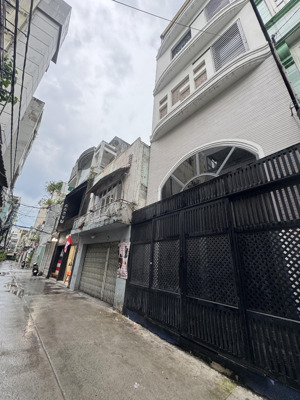 hxh sát mặt tiền trần quang diệu q3, dt: 5.2 x 10m , 3 tầng , chỉ 14 tỷ tl
