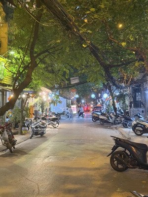 em bán nhà phố hoàng cầu nội thất đẹp ô tô đỗ cách 10m hồ hoàng cầu 50m