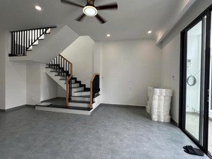 nhà 3 tầng mới xây, 50 m2, tặng nội thất, hẻm ô tô, tô ngọc vân - phạm văn đồng, thủ đức, 6,99 tỷ