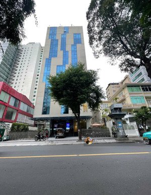 bán building mặt tiền khu phan đăng lưu. dt 714m2 (17x42m), 7 tầng tn 360tr. giá 125 tỷ - tin thật