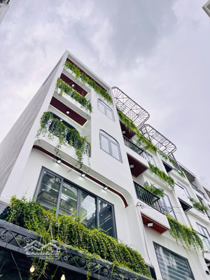 nhà phố mẫu 2025. đường 7m thông, nội thất cao cấp, trệt, lững, 3 lầu. ngay ngã ba đông quang - nat