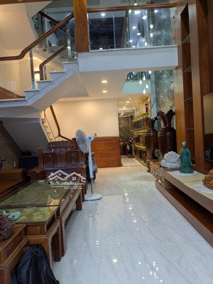 hxh gần chợ phạm văn bạch. nhà 5tầng, 4,5x15m. chỉ 8,x tỷ. phường 12, quận gò vấp.