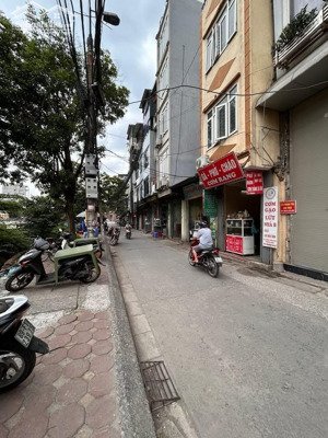 bán gấp nhà mặt phố trần nhật duật, hà đông 5,35 tỷ, dt sử dụng 90m, 5 tầng. kinh doanh, ô to tránh