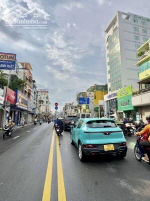 Nhà Đường Phan Đình Phùng Phường 17 Quận Phú Nhuận.