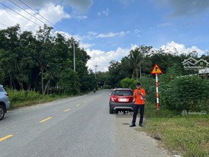 lô đất mtvõ thị bàng 2 xe cont tránh nhau, diện tích 1009,4m, có 97,5m thổ cư, xã phú mỹ hưng