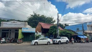 bán nhà mặt tiền hoàng hoa thám ngay chợ lagi trung tâm thị xã 8x20m giá chỉ 6.3 tỷ tl
