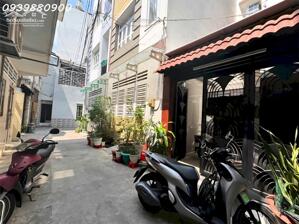 Sát mặt tiền Phan Đăng Lưu - 60m2, 4PN - 8,75Tỷ