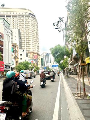 Bán CHDV 5 Tầng, hẻm xe hơi Nam Kỳ Khởi Nghĩa Quận 3, 8Pn,73m2, TN 480tr/năm, 13.5 Tỷ