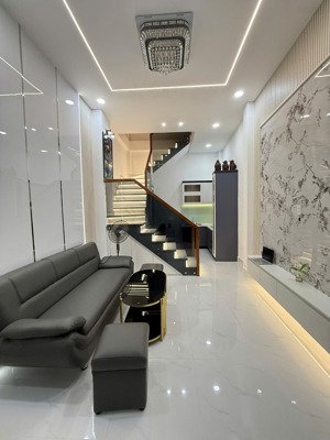 bán nhà nguyễn hồng đào khu bàu cát tân bình mới 100% sổ vuông a4 gía 5,2 tỷ.