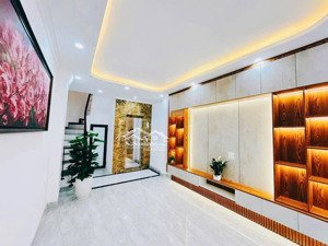 trung tâm quận hoàng mai - 6 tầng thang máy xây mới - full nội thất đẹp như khách sạn 5 nhỉnh 8 tỷ