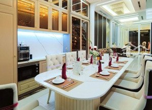 chỉ 1 căn duy nhất nhà mặt tiền (4.5x20) q.8 nội thất 5 có phòng karaoke 200inch như rạp cgv!