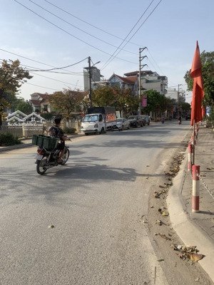 bán nhà vân canh -hoài đức diện tích 30 m -5 tầng -5,35 tỷ - ô tô đỗ cổng -20 m ra ô tô tránh .